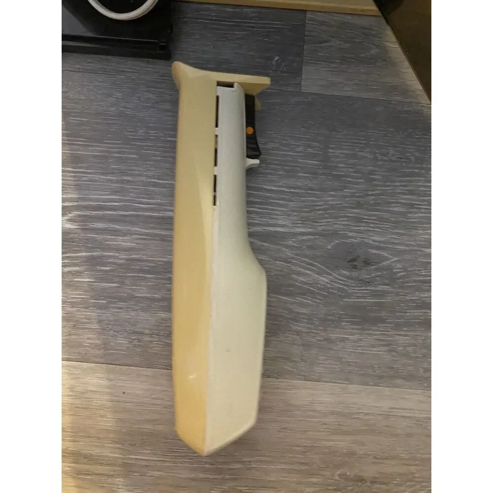 BLACK & DECKER SPACEMAKER SPACESAVER ELECTRIC KNIFE CENTER  SEK50 MADE USA